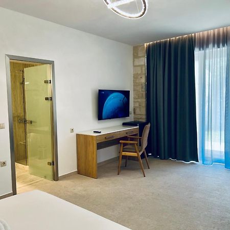 Lili Hotel Gazi Exteriör bild